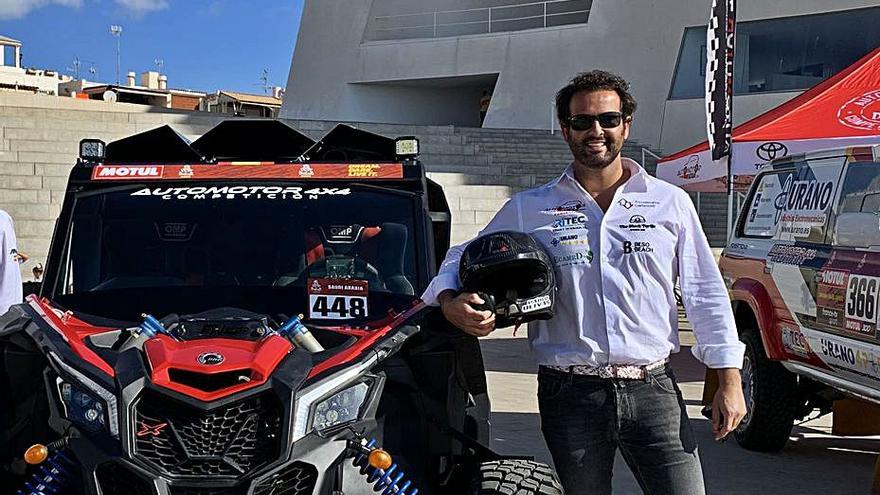 Pablo Olivas, con su «buggy» | LEVANTE-EMV