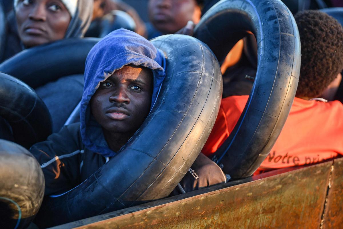 Rescate de migrantes subsaharianos frente a las costas de Sfax (Túnez)