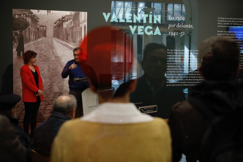 Inauguración de la exposición del fotógrafo Valentín Vega