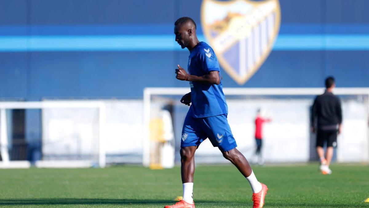 Lago Junior realiza su primer entrenamiento con el Málaga