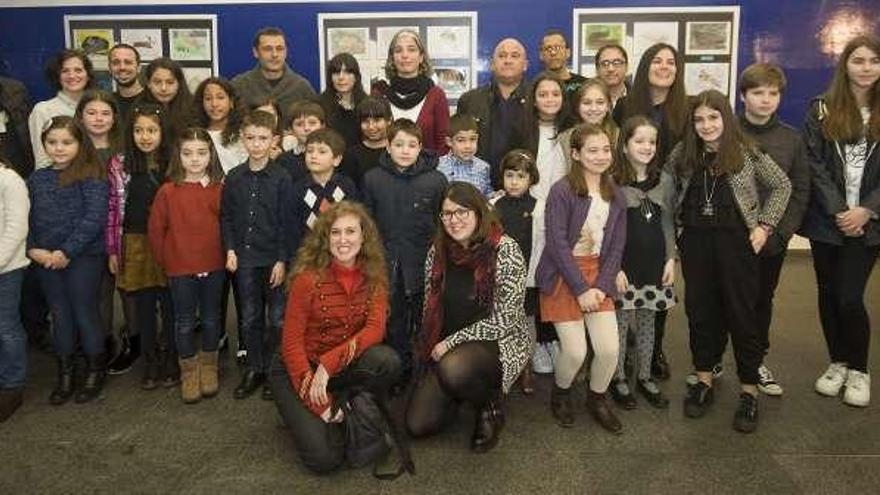 Premiados en el certamen de dibujo, ayer, en la Casa del Agua.