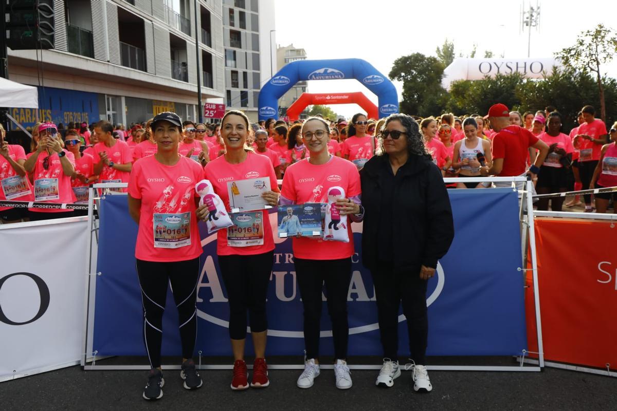 En imágenes | La Carrera de la Mujer llena de rosa el centro de Zaragoza
