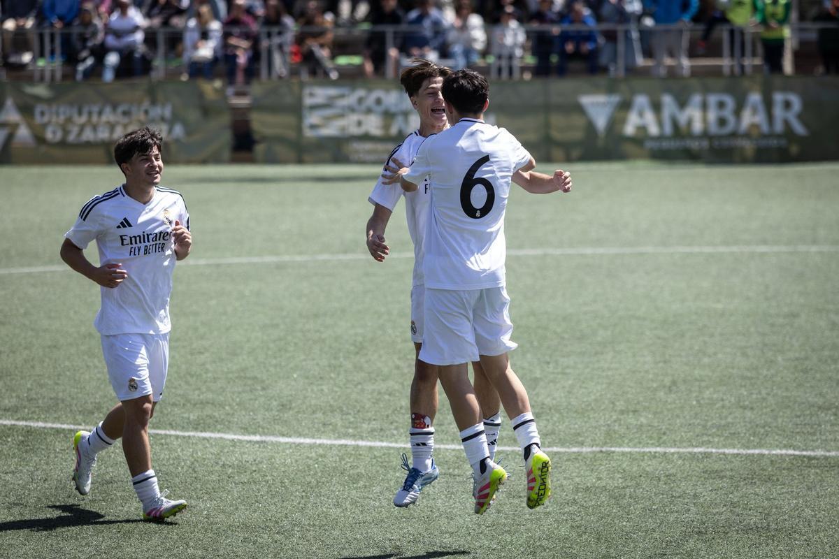 En imágenes | Así ha sido la gran final del Torneo Cesaraugusta de Zaragoza entre el Real Madrid y el Valencia En imágenes | Así ha sido la gran final del Torneo Cesaraugusta de Zaragoza entre el Real Madrid y el Valencia