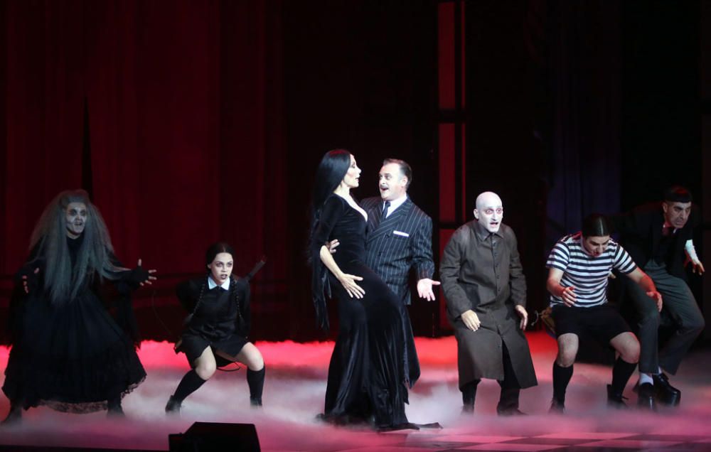 La comedia musical de Broadway llega a Málaga para ofrecer 31 funciones en las que los espectadores podrán acompañar a estos peculiares personajes a través de sus divertidamente tétricas historias