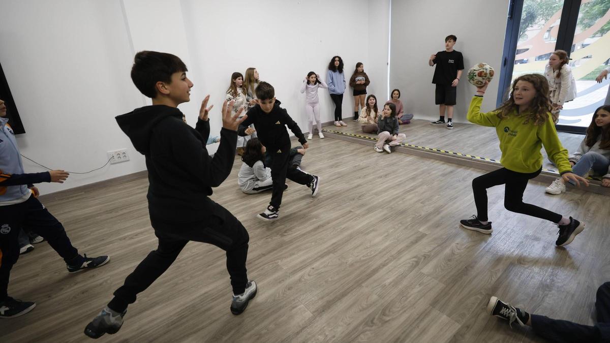 Ajedrez, ping-pong y Harry Potter para un mayo sin pausa en el Local Juvenil de Castrillón