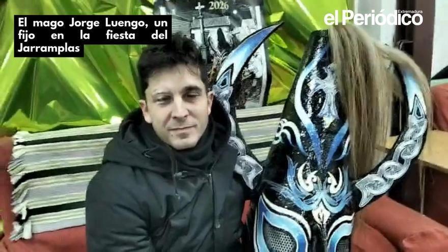 Vídeo | El mago Jorge Luengo no se pierde la fiesta del Jarramplas