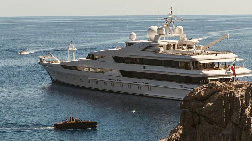 La queixa d’una milionària de vacances a Mallorca: "El iot és tan gran que no entra a les cales"