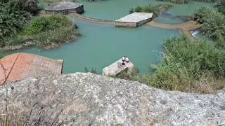 El Consorci del Millars refuerza la señalización en el río para frenar saltos y el baño en zonas de riesgo