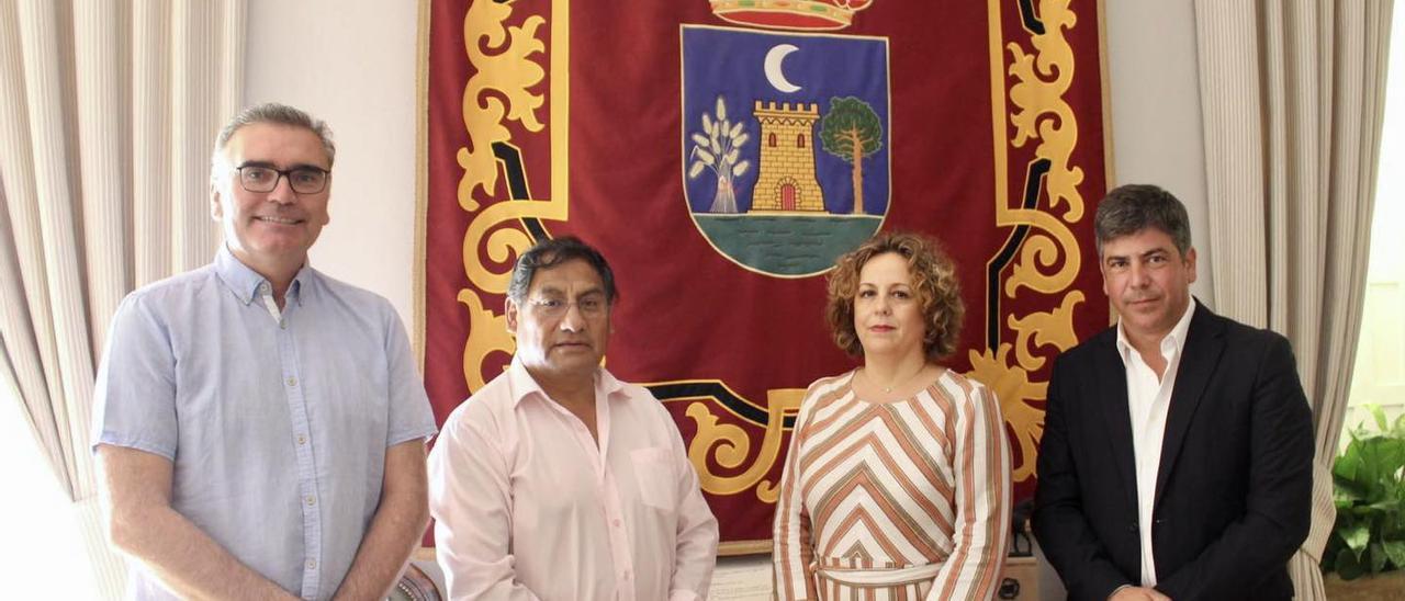 Juan Manuel Márquez, Lucio Quiñones, Pilar Pérez de la Lastra y Rafael Llamas, en la Alcaldía de Montilla.