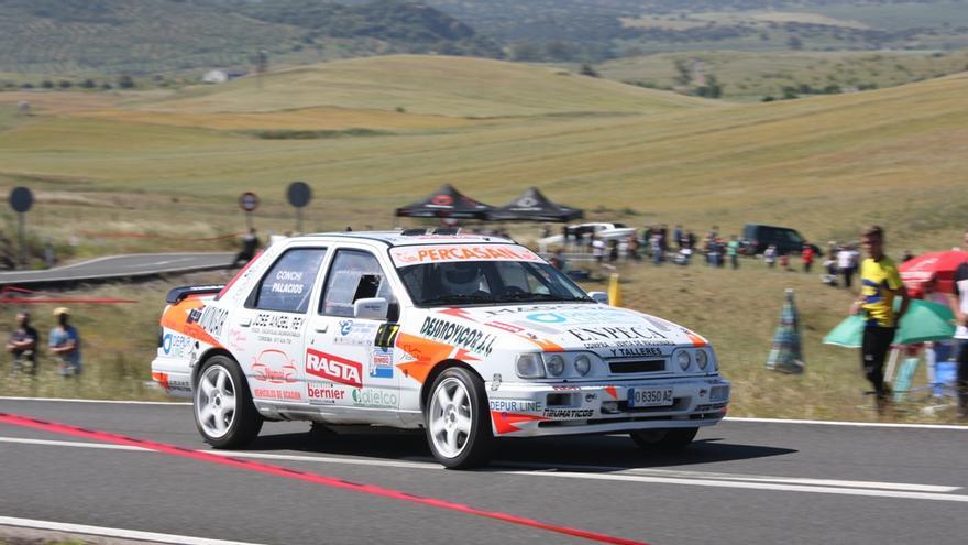 Cristóbal Palacios, con su Ford Sierra Cosworth.