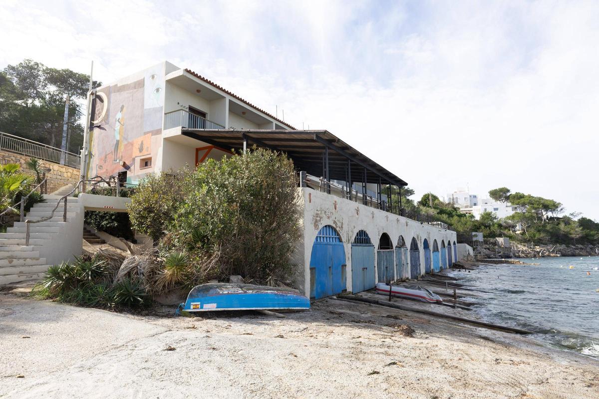 Imágenes de las casetas varadero en el puerto de Portinatx Imágenes de las casetas varadero en el puerto de Portinatx