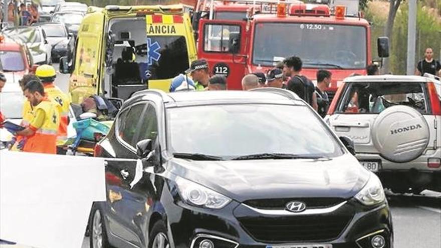 Una colisión entre un todoterreno y un autocar deja cinco fallecidos