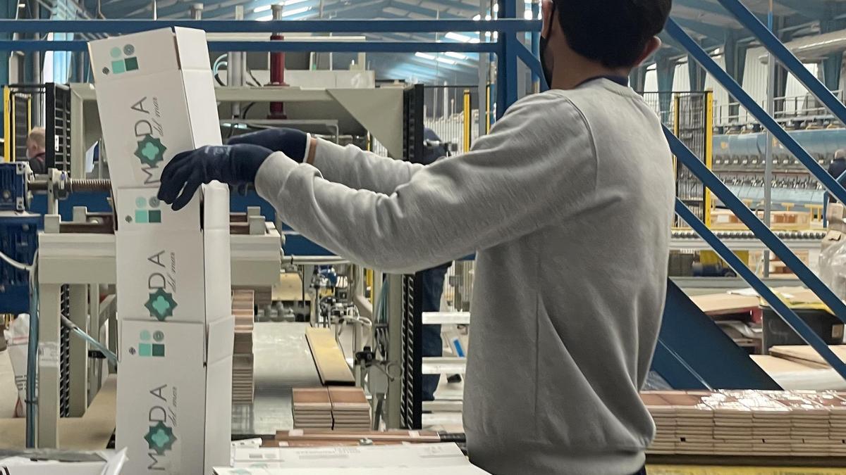 Las empresas trabajan en ganar atractivo para incrementar los jóvenes en su plantilla.