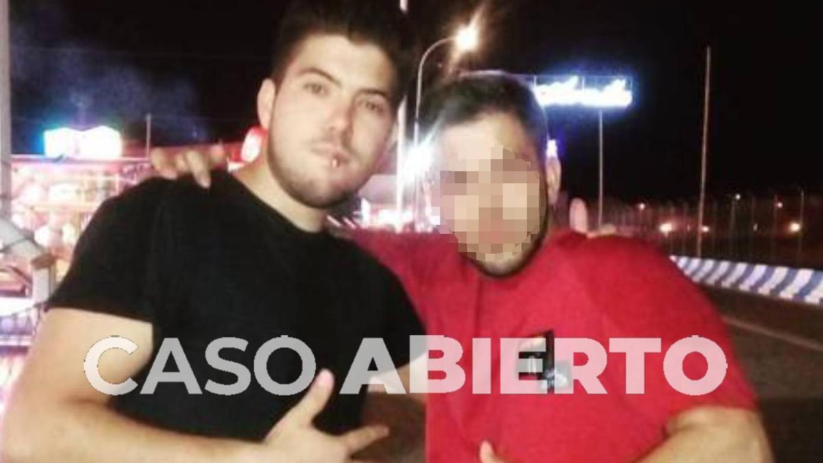 Grabación en la que Juan Muñoz (derecha) hablaba del sospechoso de la desaparición de su hermano (izquierda). Este martes lo ha asesinado.