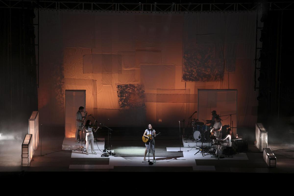 Actuación de Valeria Castro en la Plaza de Toros de Málaga durante el 101 Music Festival Costa del Sol