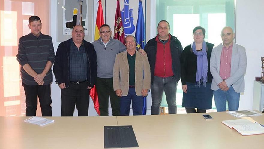 El alcalde recibió a los troveros que partieron ayer tarde a Chile.