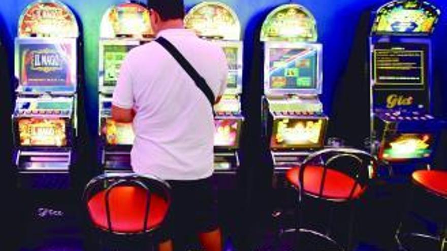 La Federación de Vecinos pide que se regulen los salones de juegos
