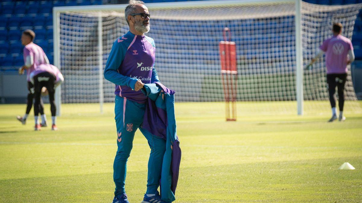 Álvaro Cervera durante un entrenamiento en el Rodríguez López.