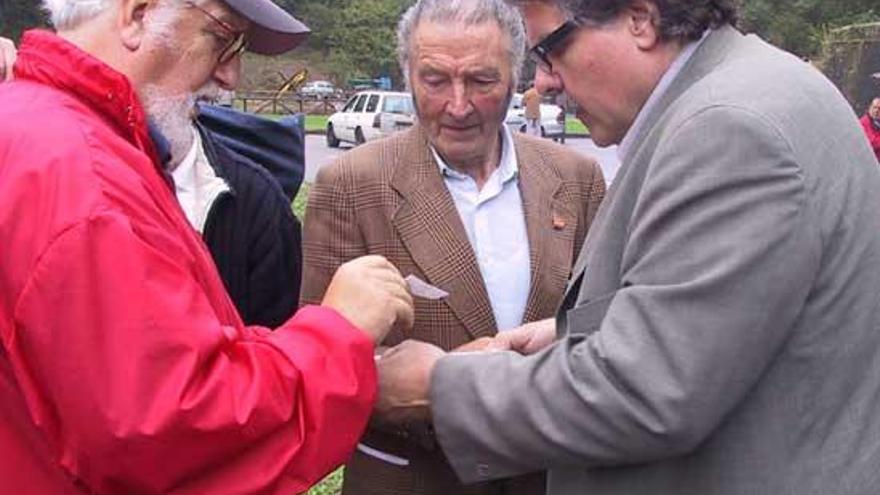 Joan Tardà, a la derecha, durante su anterior presencia en el pozo Fortuna.