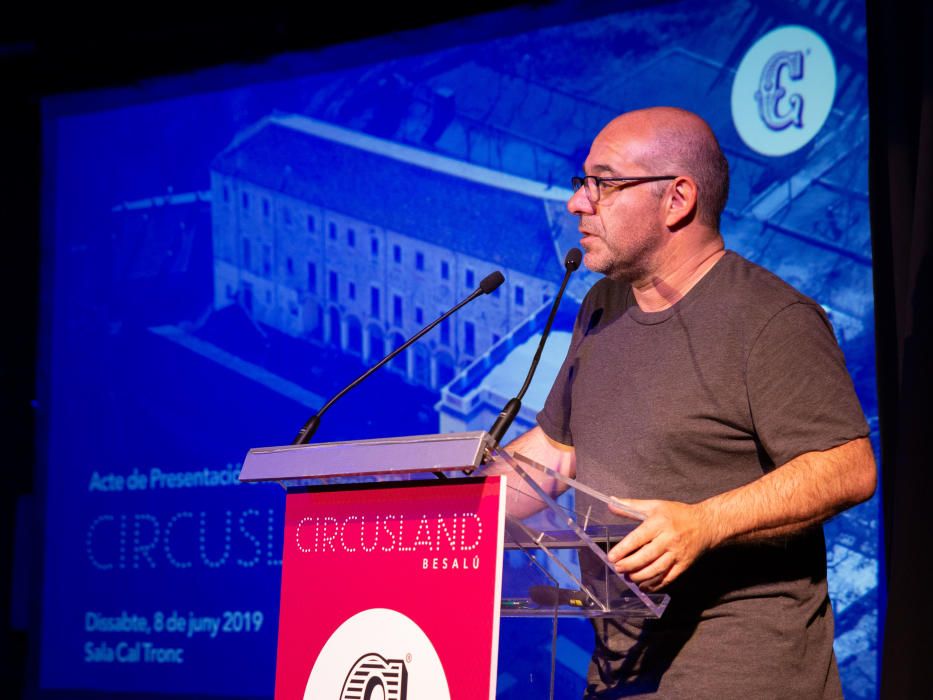 Presenten Circusland als veïns de Besalú