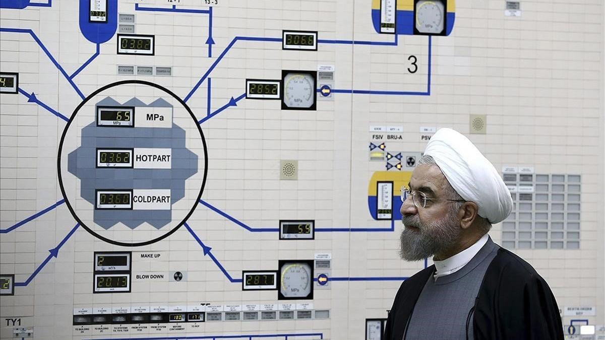 El presidente iraní, Hassan Rouhani, visita la central nuclear de Bushehr a las afueras de Bushehr, en una imagen de archivo.