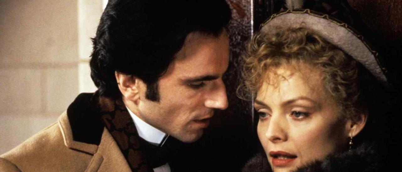 Daniel Day-Lewis con Michelle Pleiffer en ‘La edad de la inocencia’. | | LA PROVINCIA/DLP