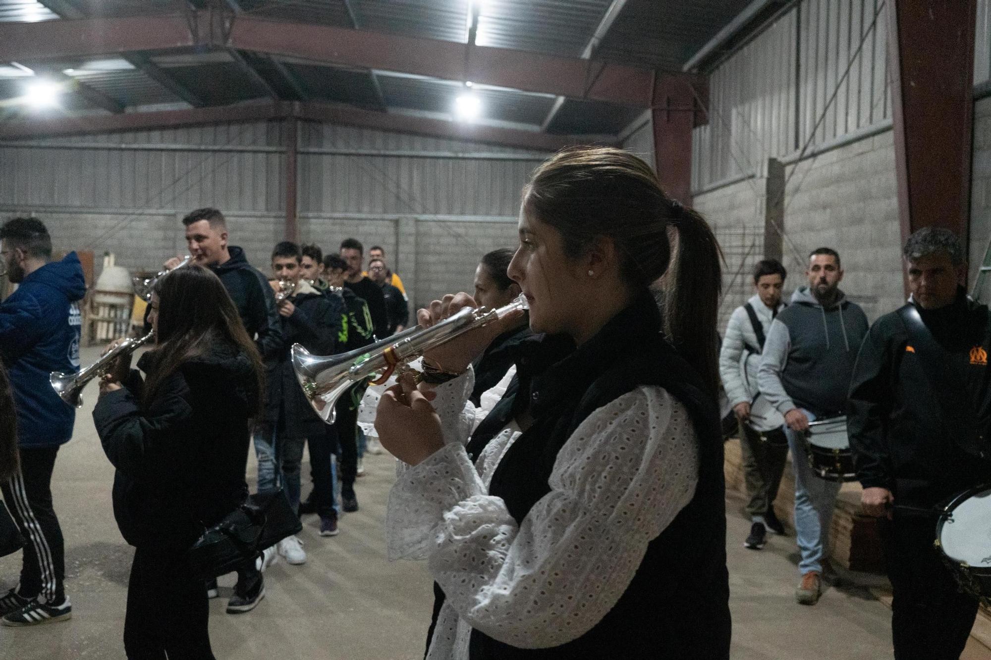 Ensayos en la nave de las afueras de la ciudad