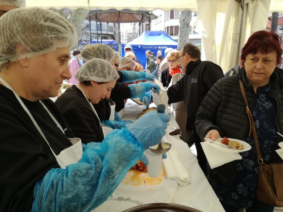 Fiestas gastronómicas en Galicia | "O Bolo do Pote" palía el frío en Marín