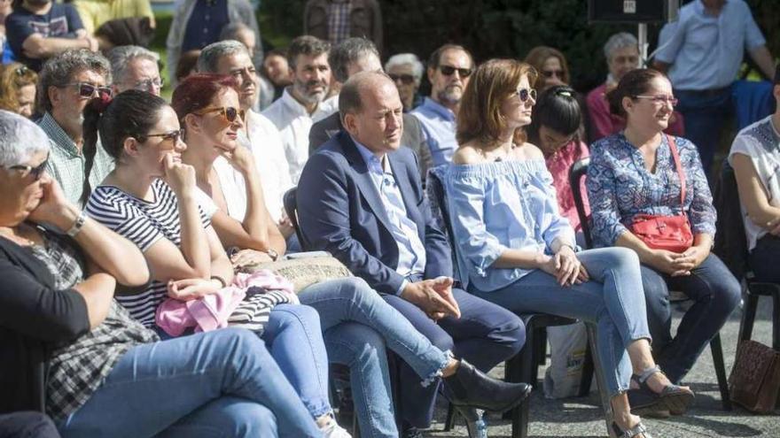 Leiceaga, ayer en la plaza de A Palloza de A Coruña, en el acto electoral &#039;Diálogos sobre igualdade&#039;.