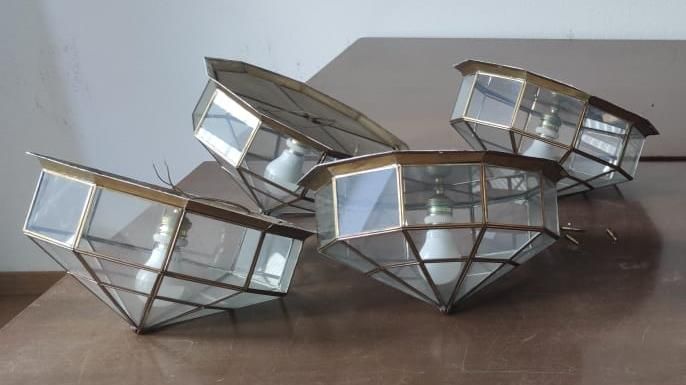 Las «rebajas» del Colegio de Abogados de Vigo: ponen a la venta muebles con historia