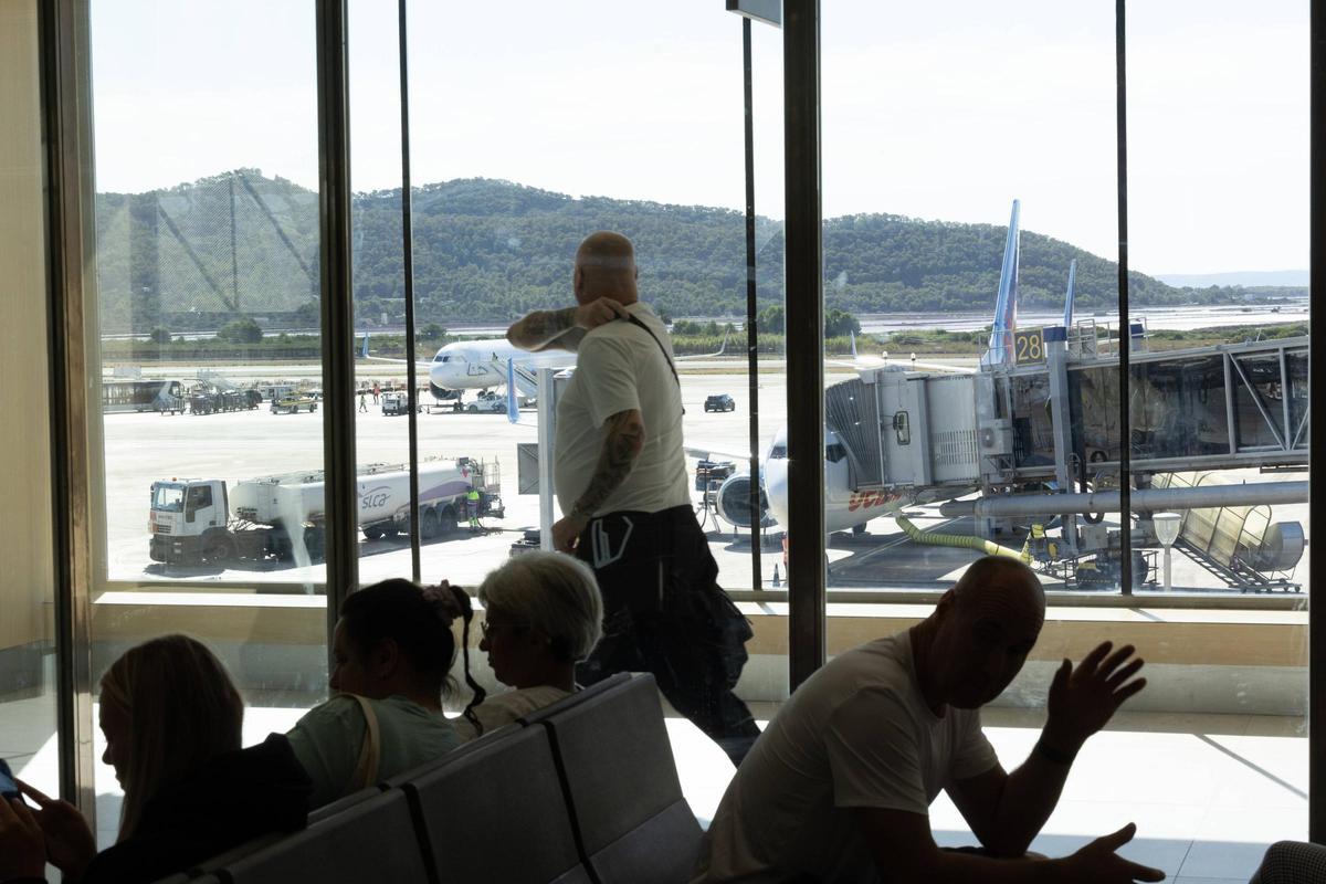 El interior del aeropuerto de Ibiza en septiembre de 2025.