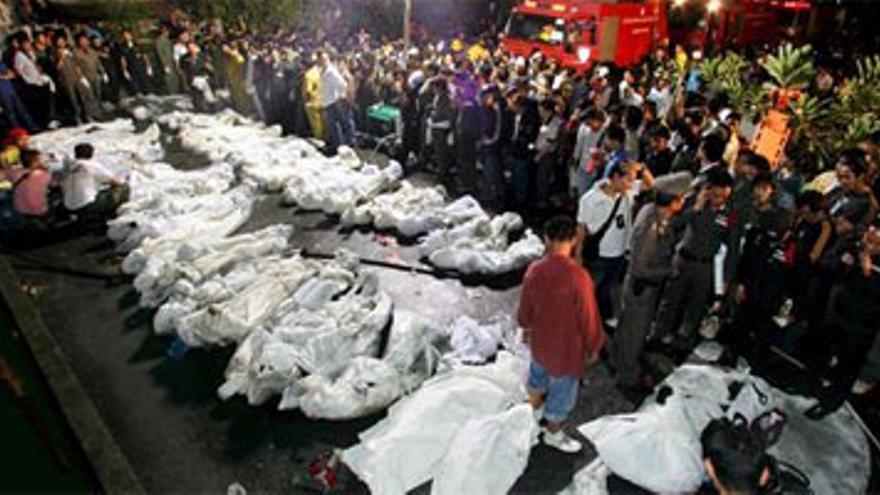 Nochevieja trágica en una discoteca de Tailandia, donde mueren 60 personas