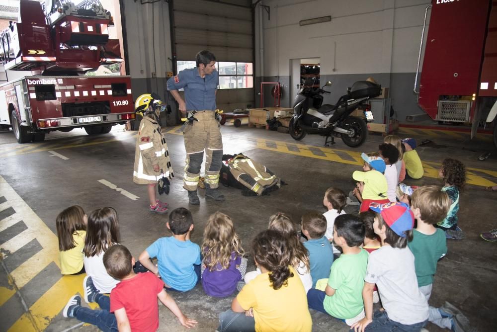 Infants visiten el Parc de Bombers de Manresa