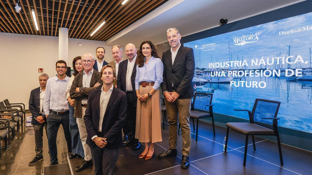 Los participantes posan en los instantes previos a la jornada.
