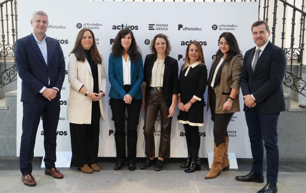 Iván Albertos, responsable de Asuntos Públicos de BASF; Irene Mora, responsable de Asuntos Públicos y Sostenibilidad de Plastics Europe en la Región Ibérica; Paula Ceballos, analista política en la Representación de la Comisión Europea en España; Sonia Albein, investigadora líder en econonía circular de Aimplas; Raquel Cezón, responsable de circularidad de Ikea; Susana Lamarca, moderadora, y Joan Ros, director general de Envalora.