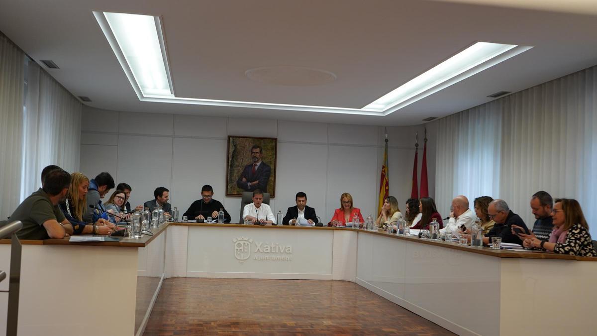 El pleno municipal de Xàtiva celebrado este jueves.
