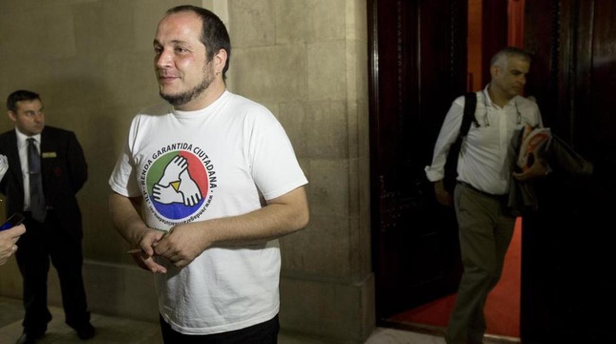 David Fernàndez, con una camiseta a favor de la renta mínima garantizada, el 17 de julio.
