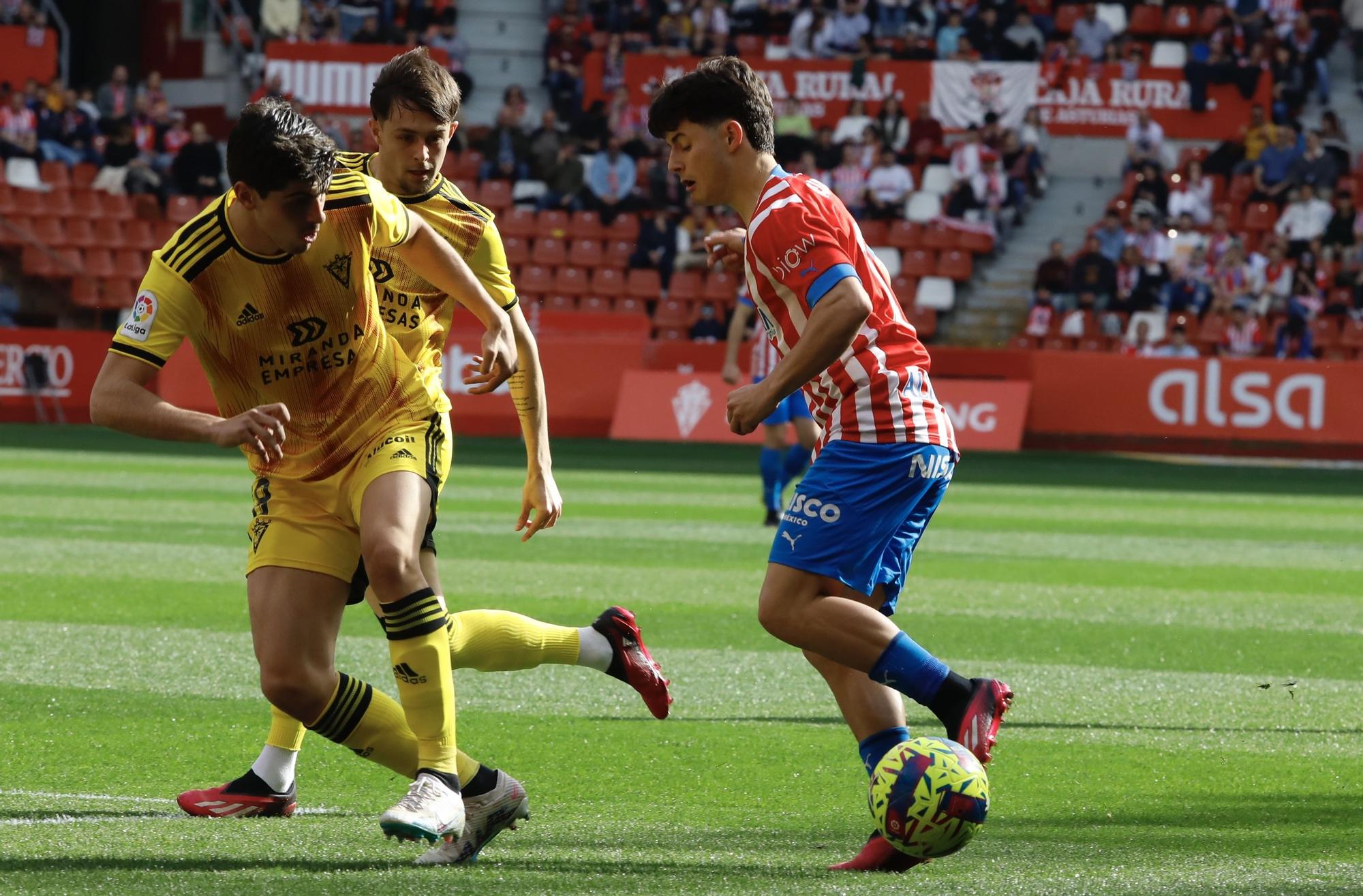 En imágenes: Así fue el partido entre Sporting y Mirandés en El Molinón