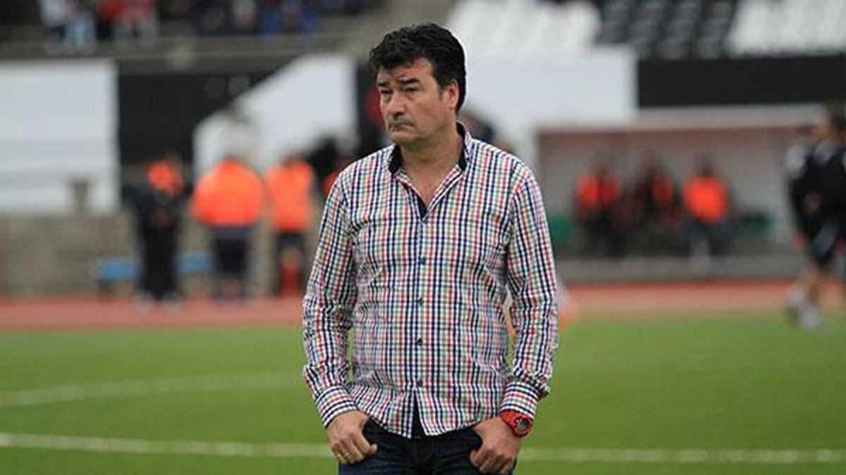 Rafa Escobar, entrenador de la Balompédica Linense.