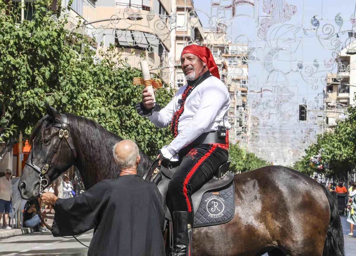Los cristianos reconquistan el castillo en el último día de los Moros y Cristianos en Mutxamel