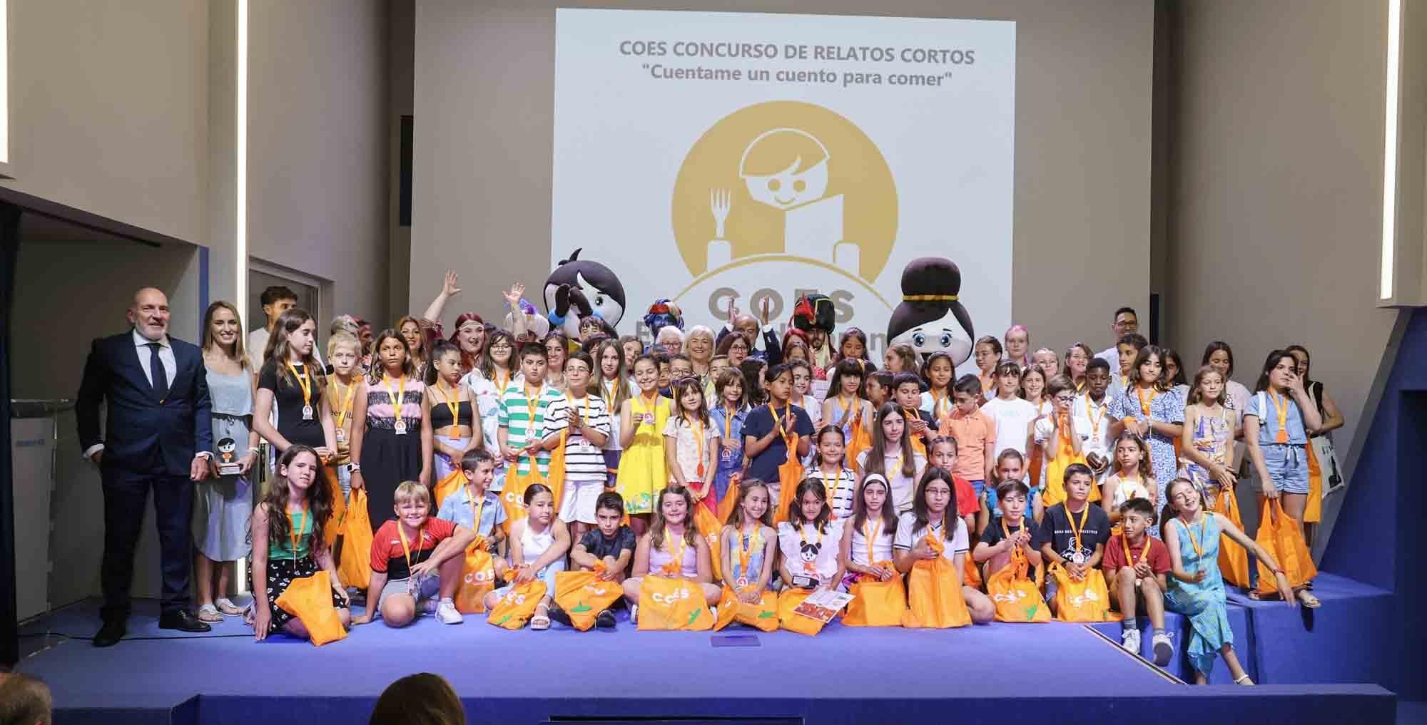 Entrega de premios del concurso infantil de relatos cortos "Cuéntame un cuento para comer" en el Club INFORMACIÓN organizado por COES