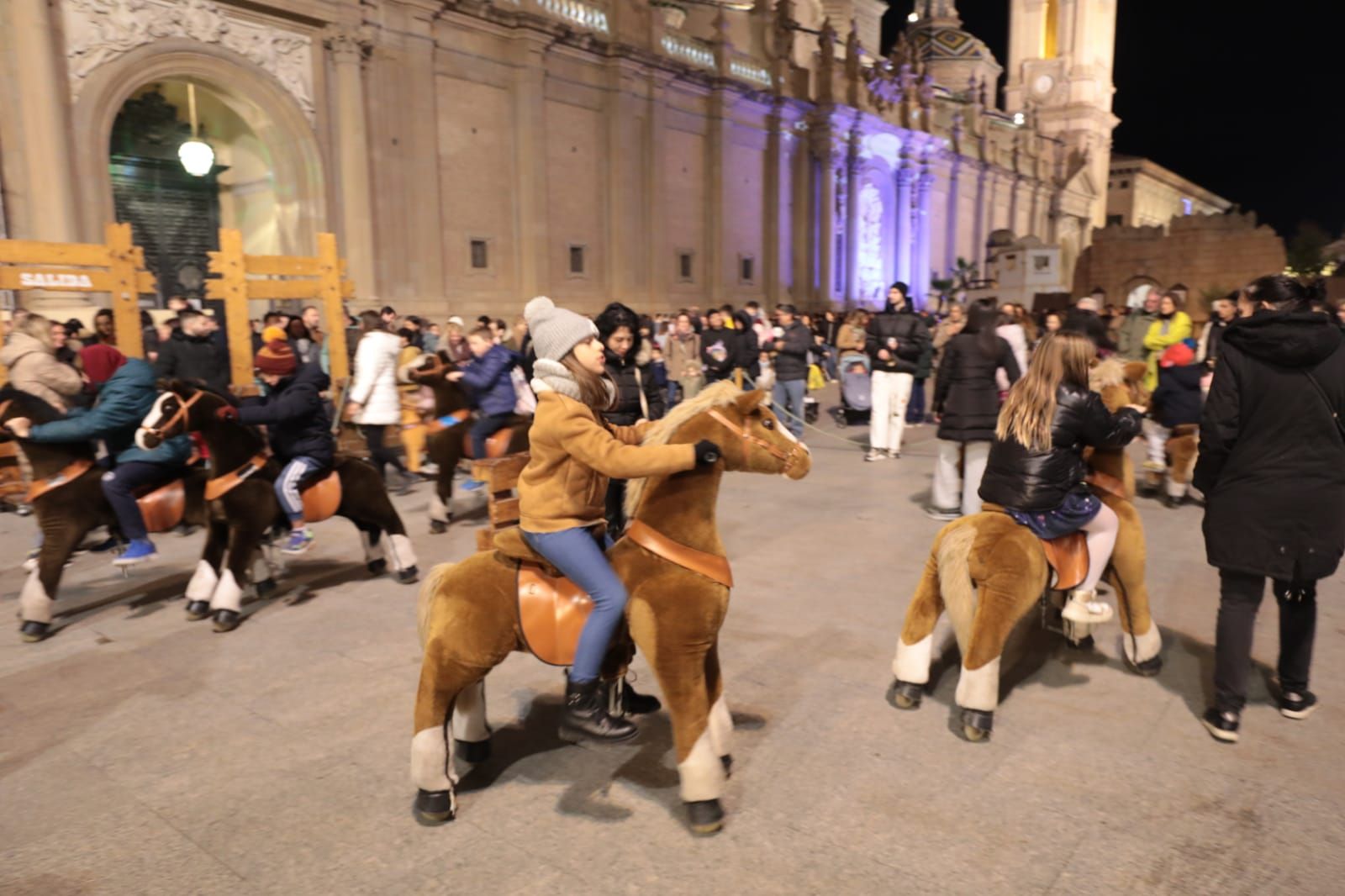 En imágenes | Zaragoza ya brilla por Navidad