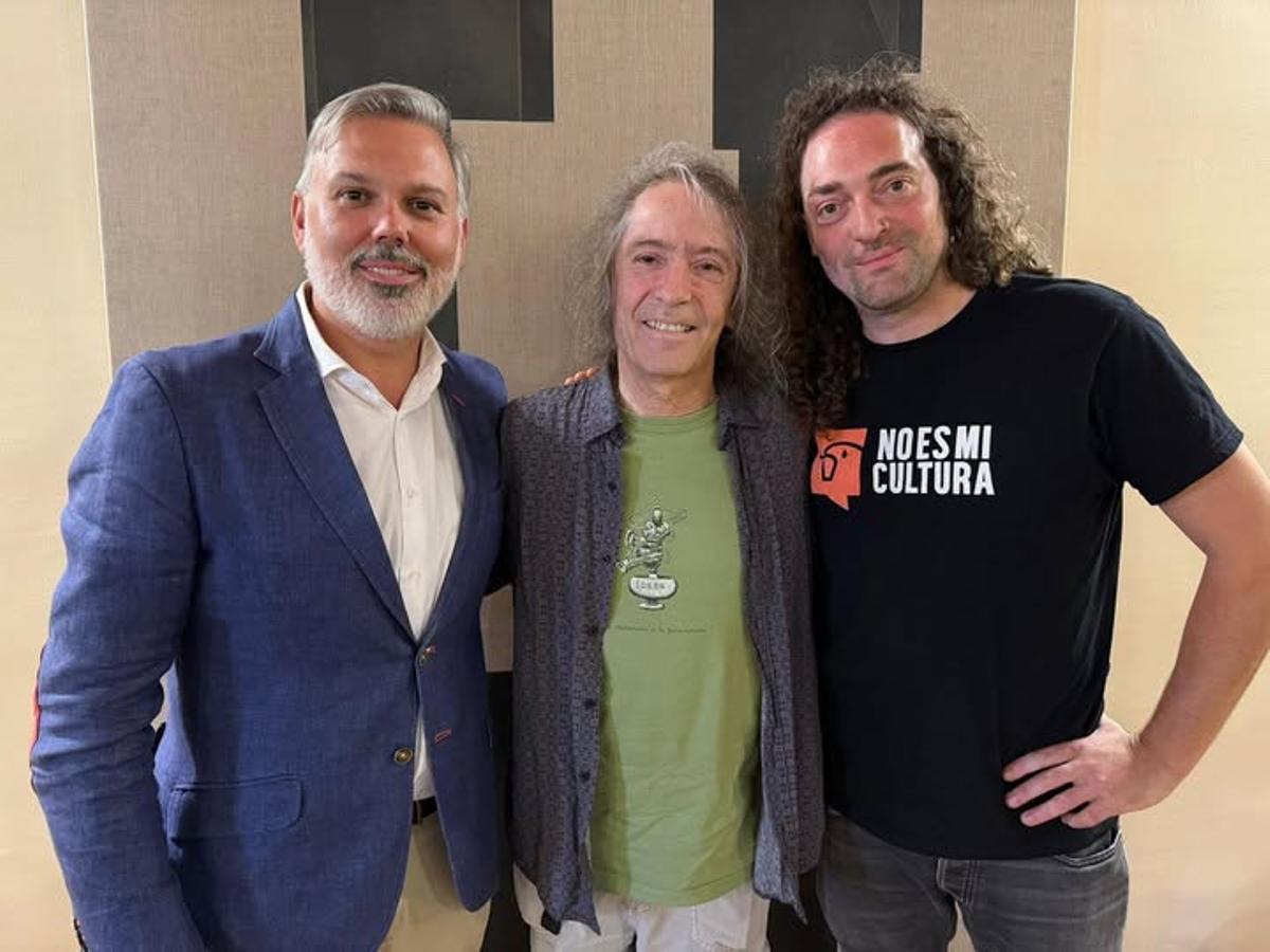 El ayuntamiento creará un centro de artes y se lo dedicará a Robe Iniesta.