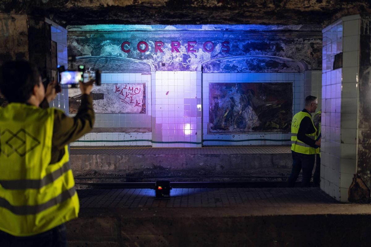 Visita a la estación de metro fantasma de Correos