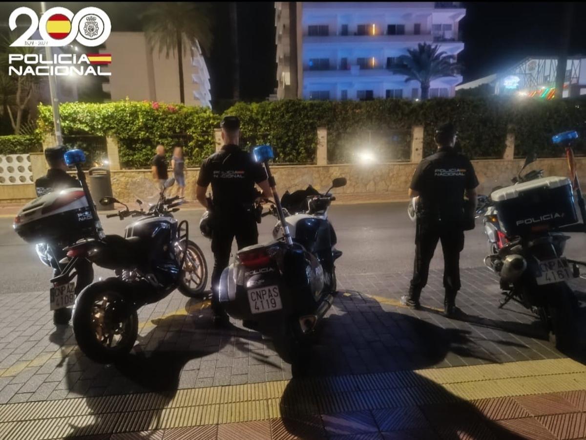 Agentes de la Policía Nacional en Palma.