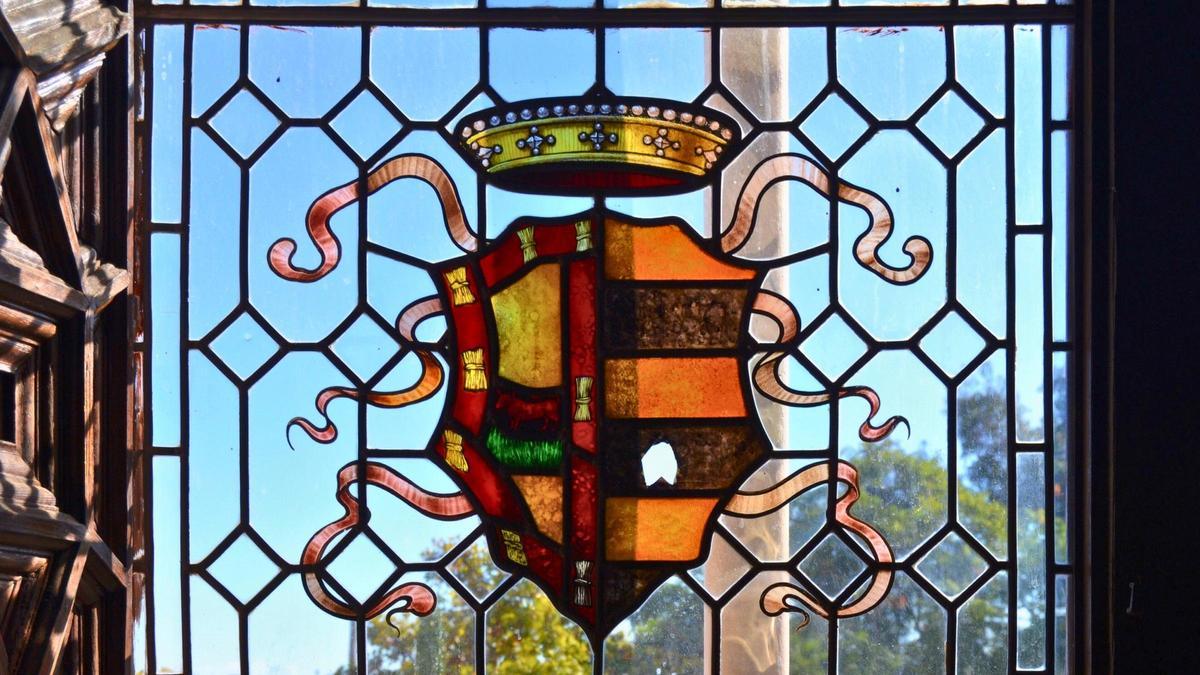 El escudo de la familia Borja en una de las ventanas del palacio ducal