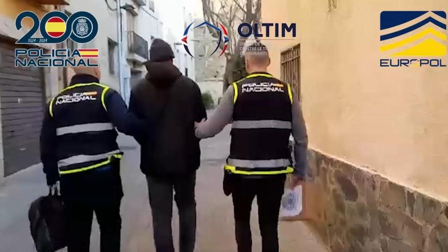 200 euros por colar indocumentados de Barcelona a Francia: así funcionaba el transporte exprés de migrantes