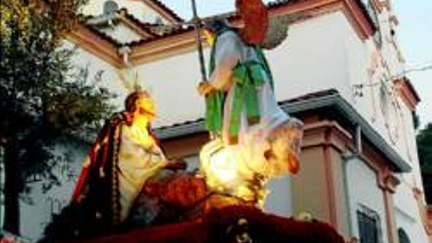 El Beso de Judas y la Oración en el Huerto procesionan en Almendralejo
