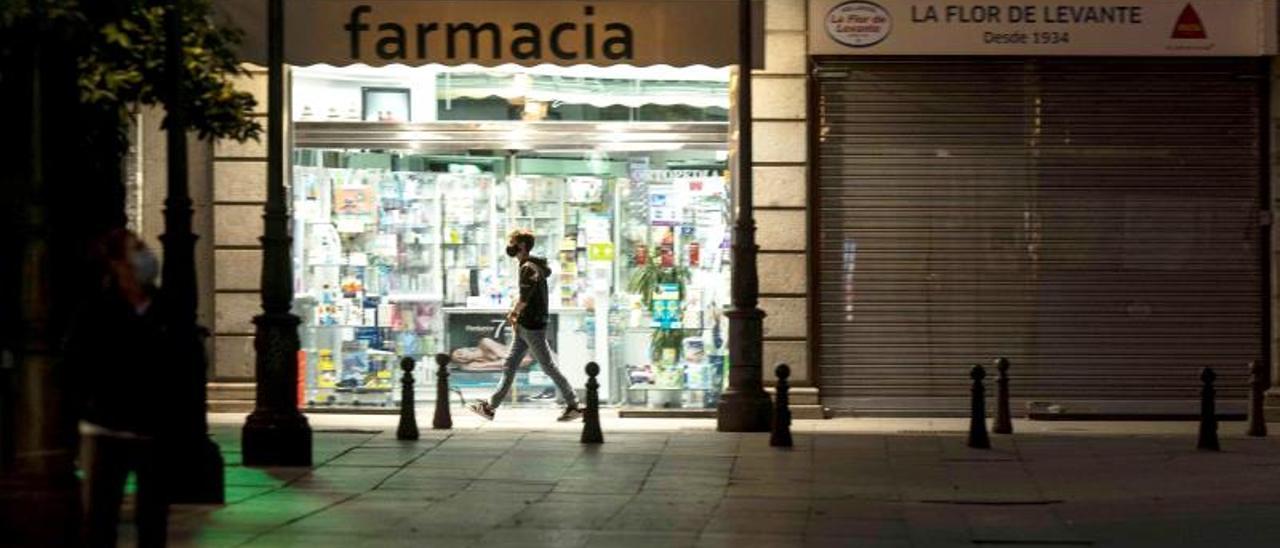 Exterior de una oficina de farmacia.