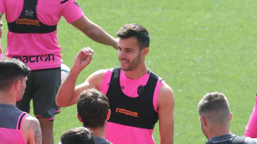 Róber Pier, en un entrenamiento del Levante UD 17/18.